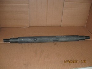 Wałek trzymajacy ramiona podnośnika Foton 254 /  Lower Pull Rod Fixing Shaft FT250.56.102