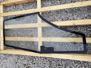 Szyba drzwi lewych Foton 504 / Left door glass TB600-05