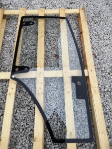 Szyba drzwi prawych Foton 504 / Right door glass TB504.451.7-03