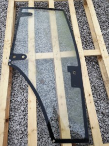 Szyba drzwi prawych Foton 504 / Right door glass TB600.45u.7-05