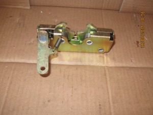 Zamek maski Foton 824/ Bonnet lock FT800.47.127