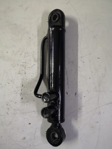 Siłownik wspomagania DF504 / Steering cylinder 450J.31a.027-2
