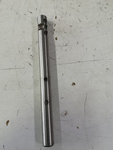 Wodzik III i IV biegu DF504 / Shift fork shaft 450J.37.122