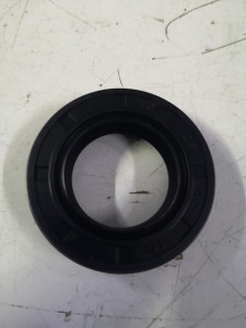 Uszczelniacz 25x42x10 DF