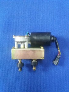 Silnik przedniej wycieraczki Lovol 504 / Front scraper TB1S486010001K