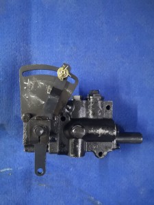 Rozdzielacz hydrauliczny podnośnika Lovol M404 / Control valve TY1S551020002K