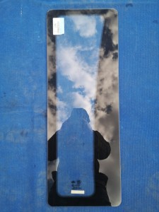 Szyba prawa przednia dolna Foton 504 / Right front lower window glass TB600.45L-25