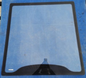 Szyba przednia Foton 504 / Front windscreen TB604.45-05P