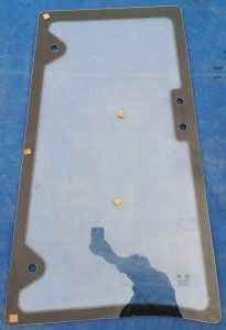 Szyba boczna prawa Foton 504 / Right side window glass TB604.45.5-02