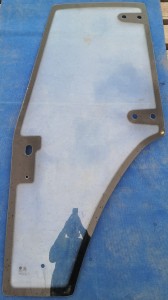 Szyba drzwi lewa Foton 504 / Left door glass TB600.45.9-01