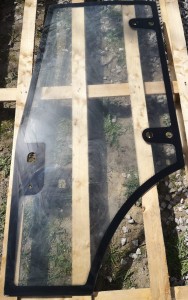 Szyba drzwi lewych Foton / Left door glass 1525mm