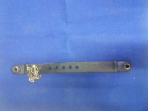 Ramię dolne podnośnika Foton 254/ Lower pull rod assembly FT250.56.013