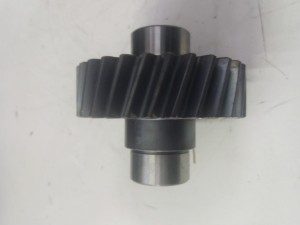Koło przekazania napędu na pompe hydrauliczną 11 frezów Lovol M504/ Gear pump gear 4D32T31-02010