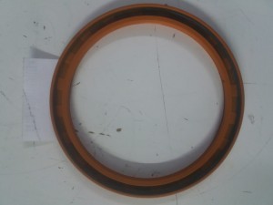Uszczeniacz wału tylny Foton 604 / Rear oil seal T2418F701