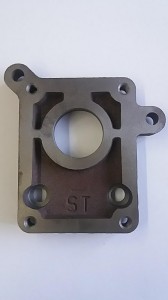 Przedni dystans pompy wspomagania Foton 404 III cylindry/ Front hydraulic pump seat 100TY-02401-2