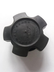 Korek wlewu oleju silnika Foton 504/ Filling cap cover 490B-11200B 