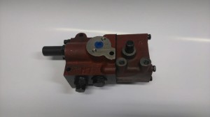 Rozdzielacz podnosnika wewnętrzny Foton 824 / Distributor FT800A.57.020