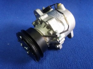 Sprężarka klimatyzacji Lovol 504 / Compressor  TS04812010007